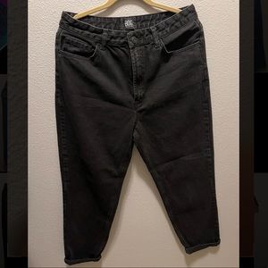 BDG Mom High Rise Black Jeans